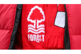 豪雨で試合中止…サッカーチーム、売るはずだった3000食をホームレスに寄付 画像