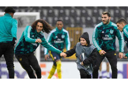 素敵な振る舞い！アーセナル「ボールボーイとのロンド」がこれ 画像