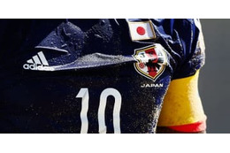 「国旗と違う色のユニフォームを着る8つのサッカー代表チーム」 画像