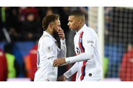 ネイマール、仲良しエムバペに一瞬イラッ！「ツンデレシーン」がこれ 画像