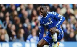 元チェルシーFWデンババ、アーセナルを批判　エジルを支持する 画像