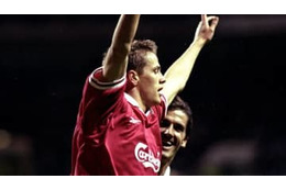 リヴァプールの「最年少プレミアデビュー」TOP10の選手 画像