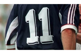 DFなのに背番号「11」を着用した11名のサッカー選手 画像
