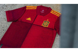 スペイン代表、EURO2020に向けた新ユニフォームを発表！デザインは「国旗」 画像