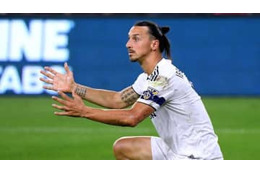 “裏切り者”イブラ、銅像が焼かれる場面がこれ…あの「激臭缶詰」も 画像