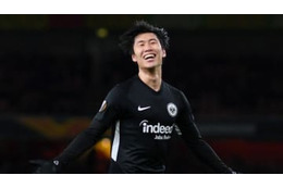 アーセナルに2ゴールの鎌田大地、決勝点の「地を這う精密ミドル」がこれ 画像