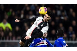 ロナウドの鳥人ヘッド、敵のサンプ会長が笑う！「ありゃ反則よ」 画像