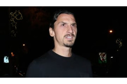 イブラヒモヴィッチの銅像、また破壊…鼻を削がれる 画像