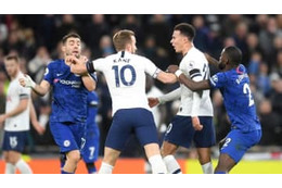 ソンだけじゃない！スパーズvsチェルシーの「乱闘沙汰」がこれ 画像