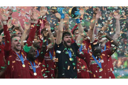 「世界王者」リヴァプール、練習場の壁に増えたのがこれ！ 画像