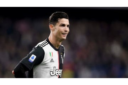 ロナウド、あのジョコヴィッチに伝授した「鳥人ジャンプ」がこれ！ 画像