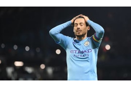 どうした…天才ダビド・シルバ、茫然の「ありえないミス」がこれ 画像