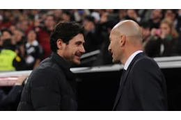 元レアルのイケメン監督、「局部露出動画流出」で停職に 画像