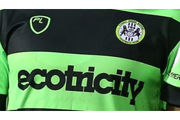 「プラスチック製すね当て禁止」のクラブ、導入した竹製パッドがカッコいい 画像