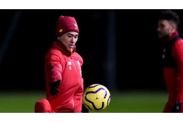 南野、リヴァプール公式が撮った「さりげないトラップ術」がこれ 画像