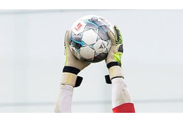 ベトナムGKやってしまう…FKが「キャッチ未遂オウンゴール」に 画像