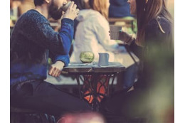 「結局、お前も金が大事なんだろ…？」彼女よりも低収入の男が放った、恥知らずな一言 画像