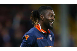 35歳アデバヨール、パラグアイへ驚きの移籍！あの「38歳イケメンFW」と再会 画像