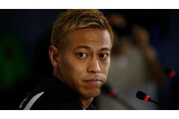 これぞ本田圭佑！練習合間の「ガチ腹筋」が大きな話題に 画像