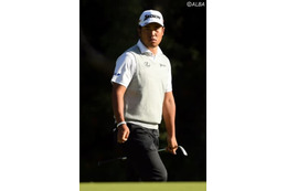 スタート15分前のパター変更が奏功　松山英樹は「64」の爆発で首位と4打差へ 画像