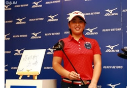 “女子高生プロ”西郷真央がミズノとの契約会見で意気込み　「偉大な先輩」からのサプライズに笑顔満開 画像