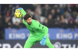 リヴァプールGKアリソンがやった「驚異の鬼スロー」がこれ 画像