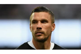 ポドルスキ、「大減給と給料寄付」でも古巣復帰を断られる？ 画像