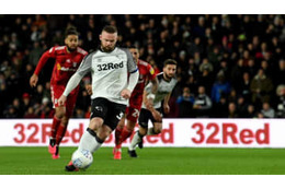 34歳ルーニー、GKを完全にダマした「職人的ふんわりPK」がこれ 画像