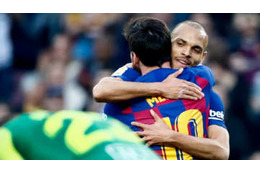 バルサ緊急補強FW、「服を洗わない！」と歓喜したメッシとのハグシーンがこれ 画像