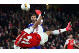 オーバメヤングの「勝ってたら伝説的」バイシクルシュートがこれ 画像