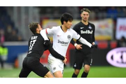 鎌田大地、いいぞ！相手を仕留めた「至高タッチからの必殺スルーパス」がこれ 画像