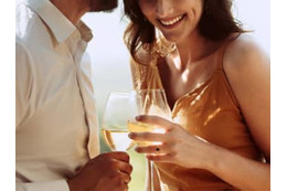 南国で過ごす夜に、大胆になった女。三角関係の場で思わず言ってしまった一言 画像