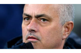 モウリーニョの伝説崩壊…監督人生20年で「初めての負け方」を味わう 画像