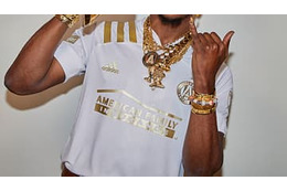 アトランタが2020新ユニフォーム発表！モデルは「有名金ぴかラッパー」 画像