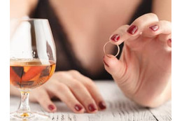 「最初から、妻は財産狙いだった…？」夫にいきなり離婚届を突きつけた女の、本当の狙いとは 画像