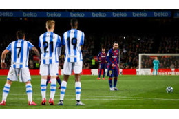 メッシの必殺フリーキックを封じた「驚きの壁3人だけ作戦」がこれ 画像