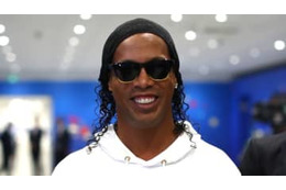 逮捕のロナウジーニョ、大暴れ！「激写された獄中サッカー」がこれ 画像