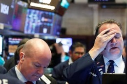 NY株、一時2300ドル超安 画像