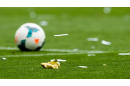 バナナ食いながらFK蹴る！高徳の元同僚がやった「仰天プレー」がこれ 画像