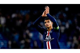 チアゴ・シウヴァ、0円で古巣電撃復帰も？ 画像