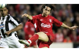 ブッフォン粉砕！リヴァプールFWルイス・ガルシア、「伝説の神ボレー」がこれ 画像