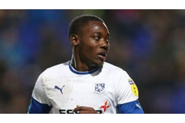 壁にボールを蹴る21歳FW「自宅の窓ガラスをぶっ壊す」場面がこれ 画像