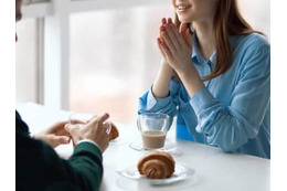 「ウッカリやらかしてしまった…！」デート中にバレてしまった、女の癖とは？ 画像
