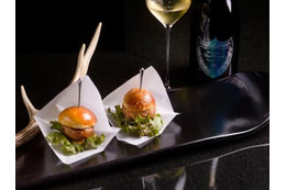 東カレテイクアウト：漆黒のレストラン『81』で絶品バーガーをテイクアウト！ 画像