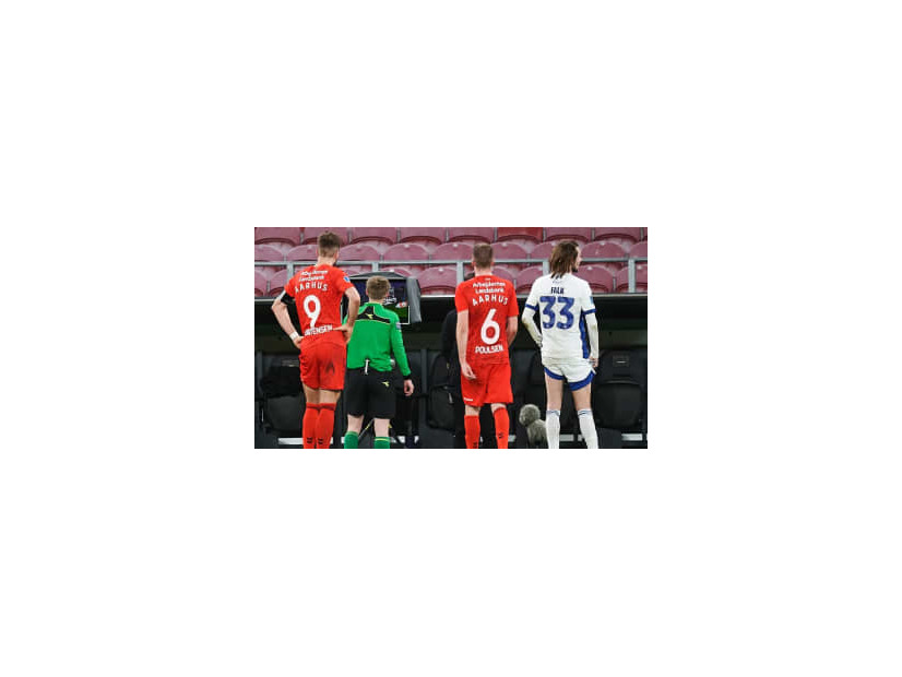 えっ！？ 試合終了後にPKが与えられる仰天ジャッジ…相手は「審判操作」を訴える