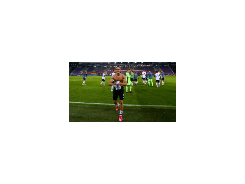 CR7ならぬFW7だ！超高校生ヴィッツ 「ロナウドよりメッシ派」と斬る