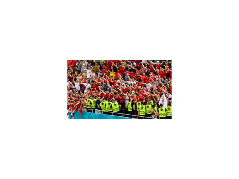  EURO2020で大バズり！ 一夜で有名人になったスイスファン、航空会社が神対応しちゃう