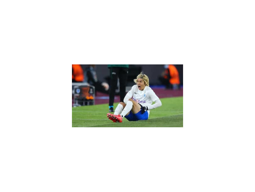 伊東純也の交代に大ブーイング！伊東の大ファンであるヘンク監督が交代理由を説明