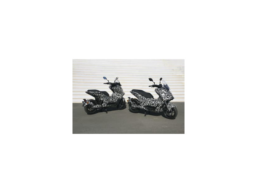 ヤマハ発動機が公開した排気量125cc相当の電動スクーターの試作車＝15日午後、静岡県磐田市