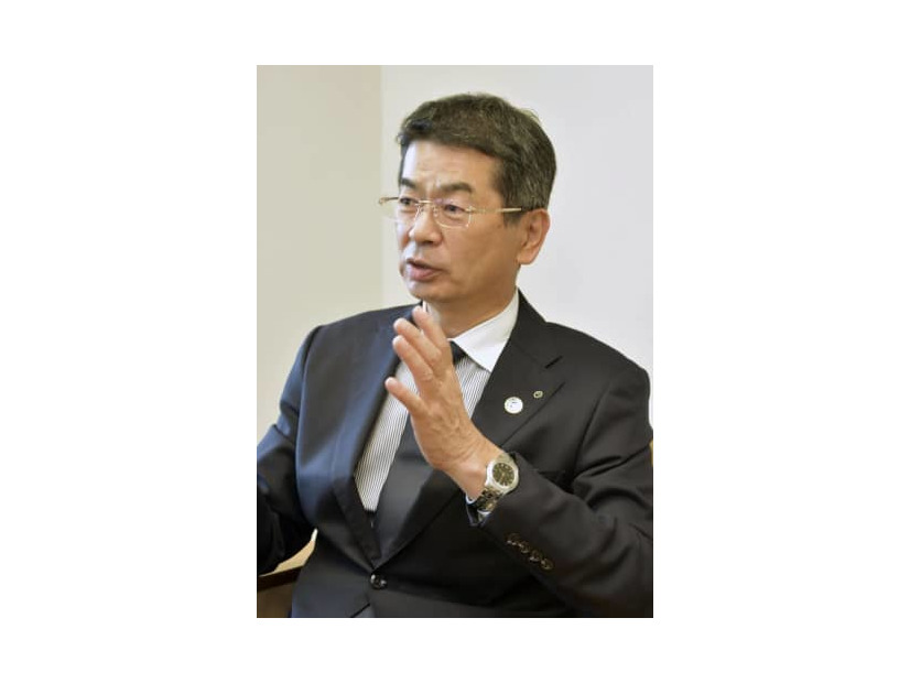 インタビューに応じるNTT西日本の小林充佳社長